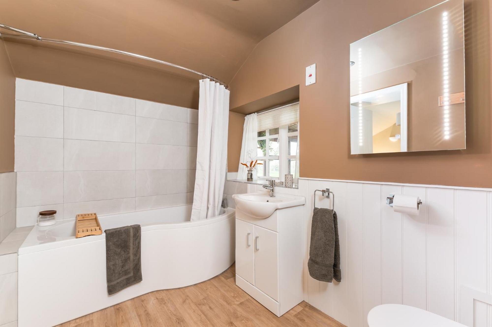 Central Malham, Sleeps 2, Private Hot Tub, Yoga Studio Exterior photo